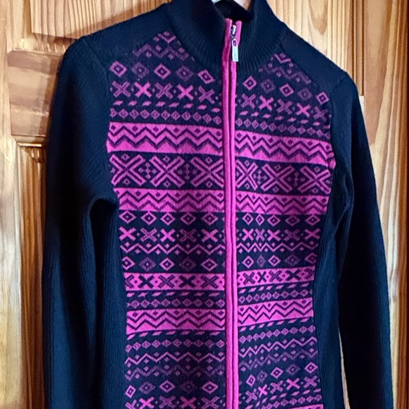 Neve Wool Black and Pink Geometric Zip-up Sweater - Picture 4 of 11